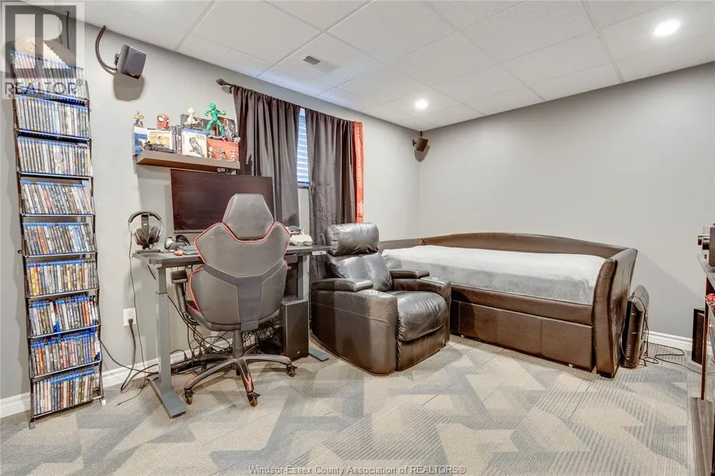 4250 Canberra AVENUE