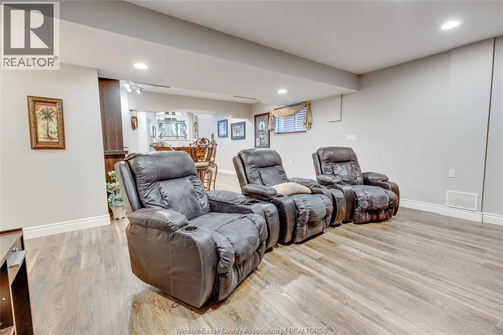 4250 Canberra AVENUE