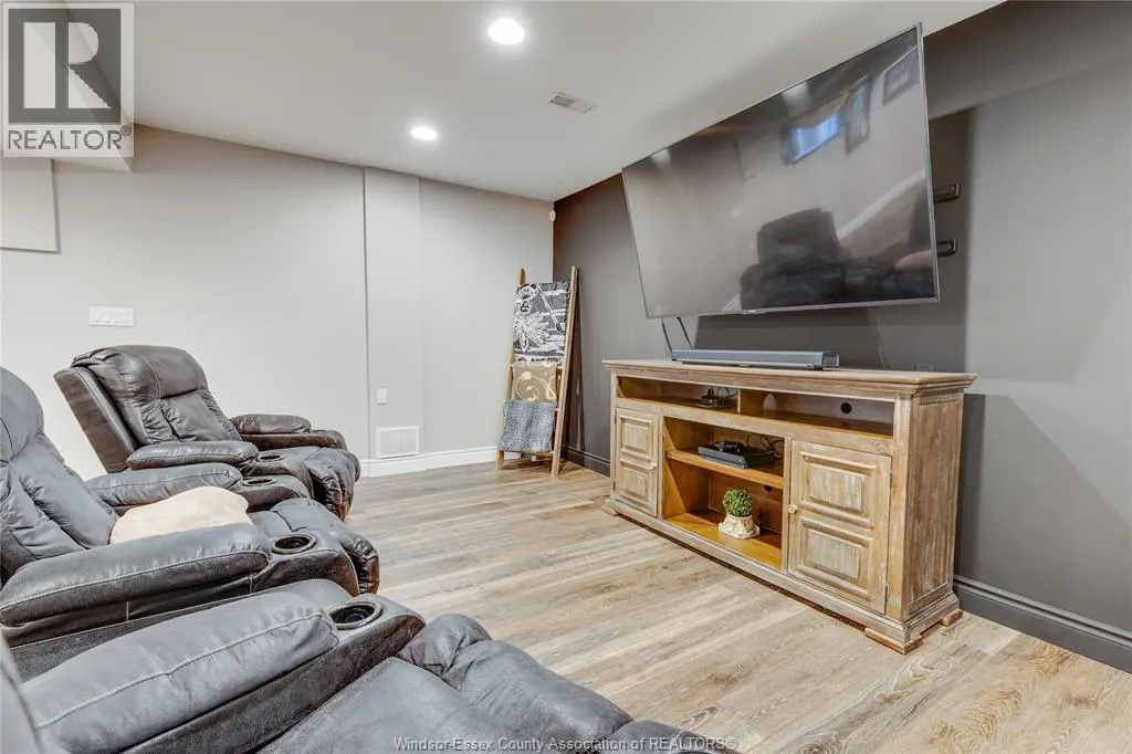 4250 Canberra AVENUE