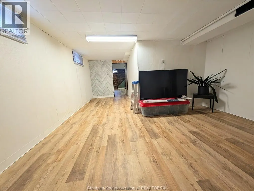 112 Churchill STREET