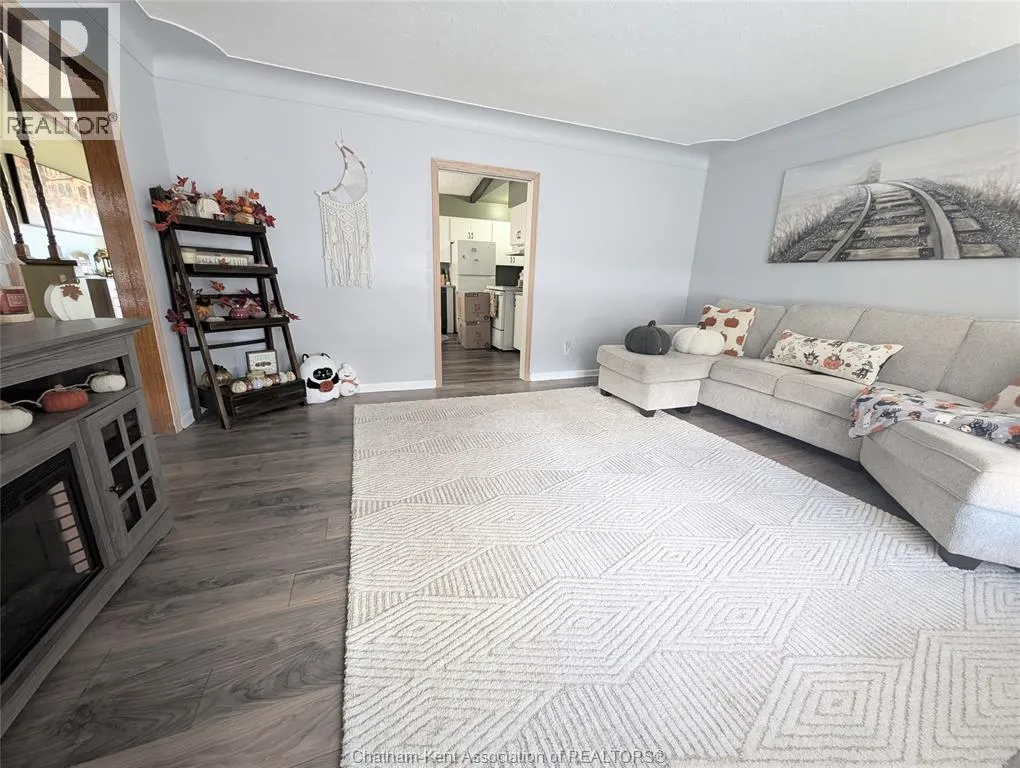 112 Churchill STREET