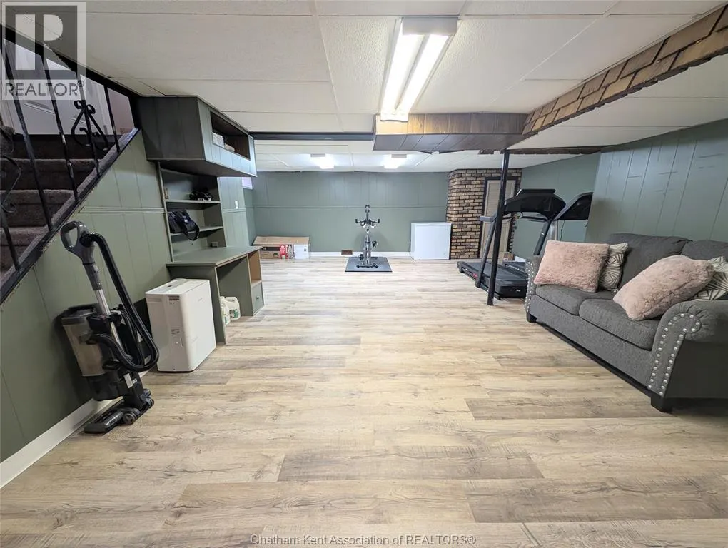 112 Churchill STREET