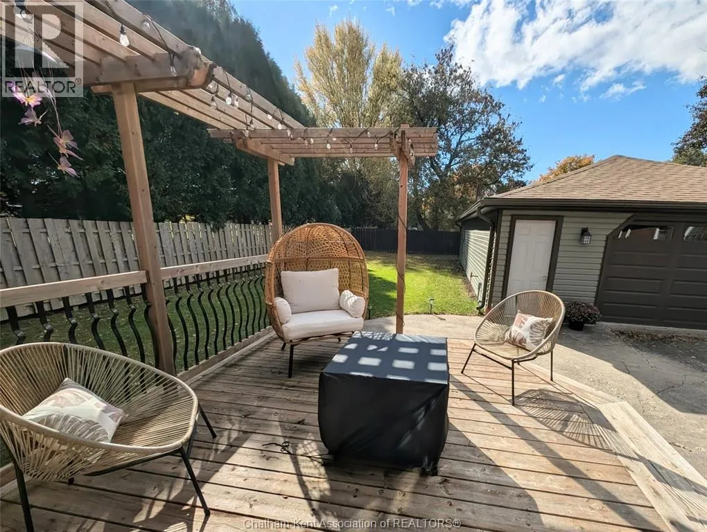 112 Churchill STREET