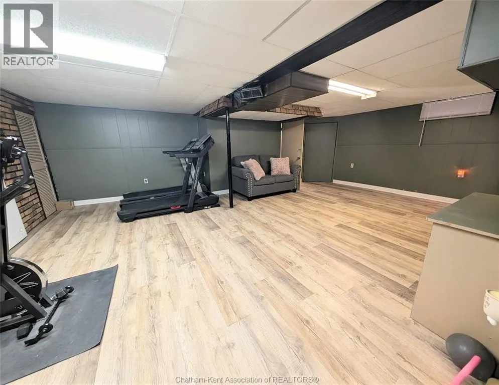 112 Churchill STREET