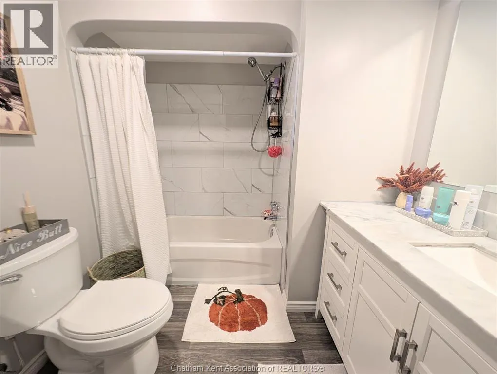 112 Churchill STREET