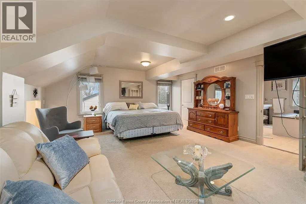 2925 ALEXANDRA AVENUE