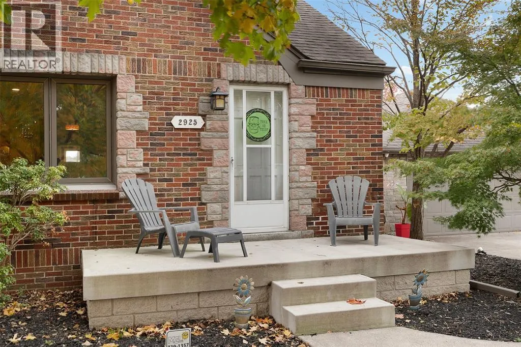 2925 ALEXANDRA AVENUE