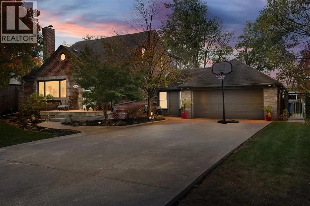 2925 ALEXANDRA AVENUE