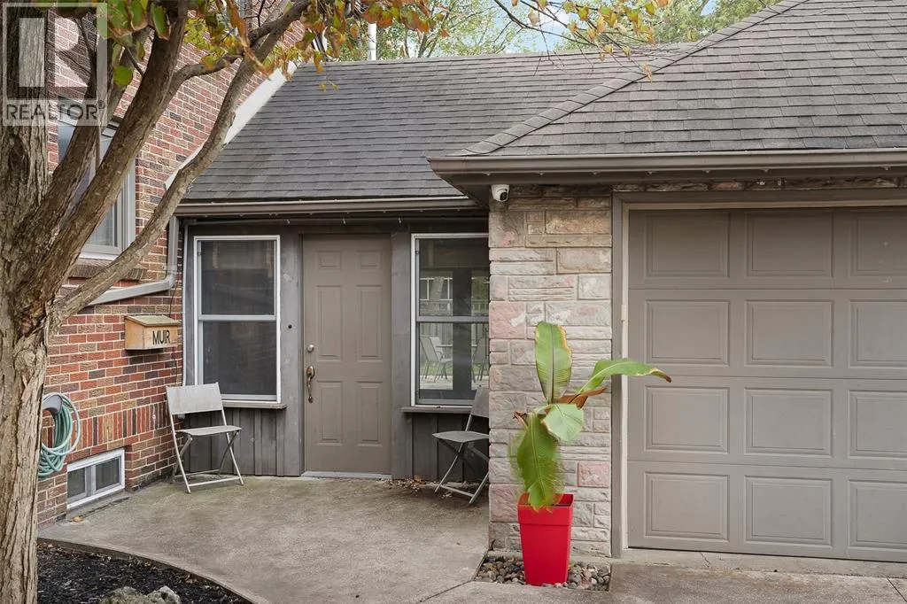 2925 ALEXANDRA AVENUE