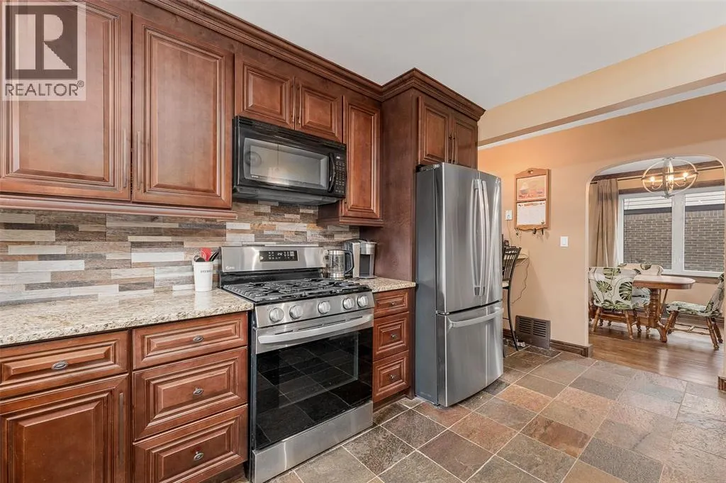 2925 ALEXANDRA AVENUE