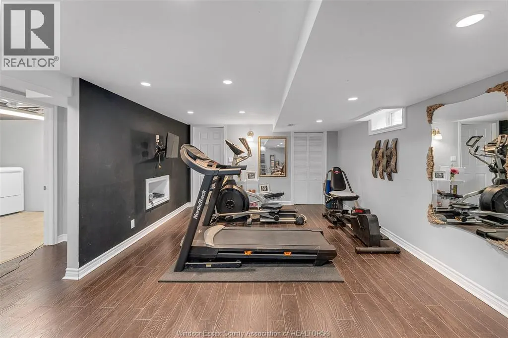 2925 ALEXANDRA AVENUE