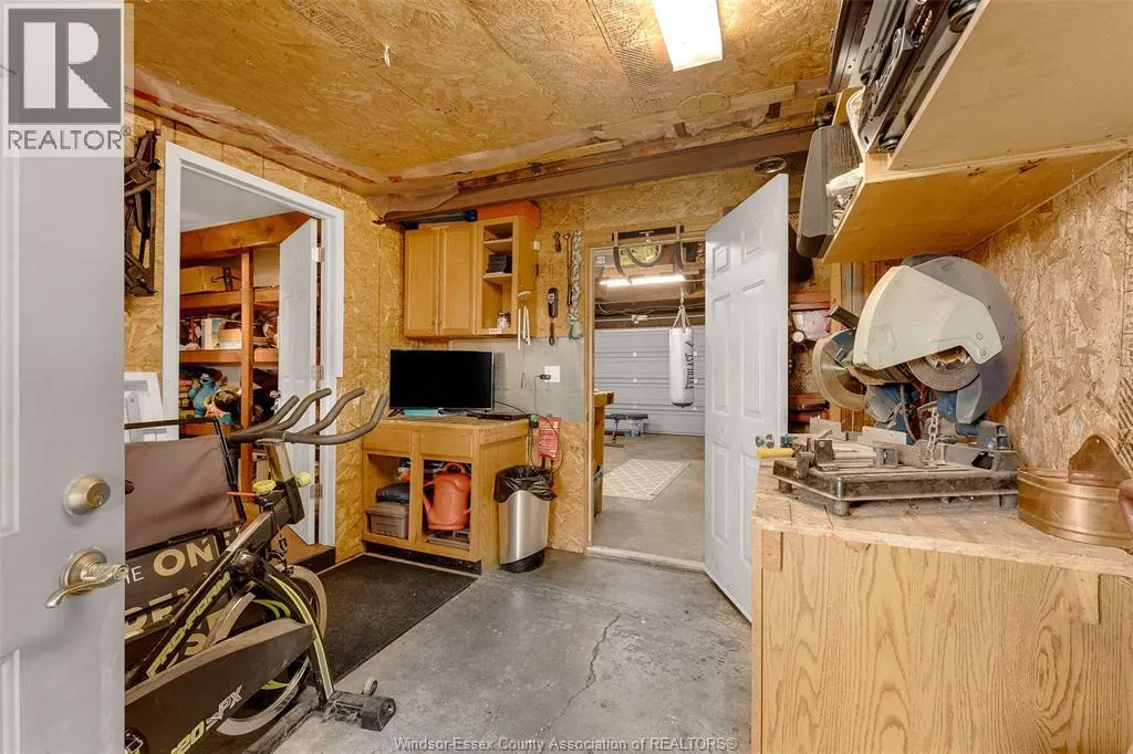 2925 ALEXANDRA AVENUE