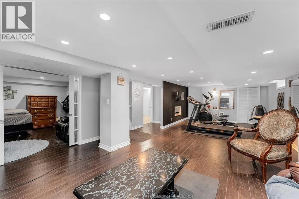 2925 ALEXANDRA AVENUE