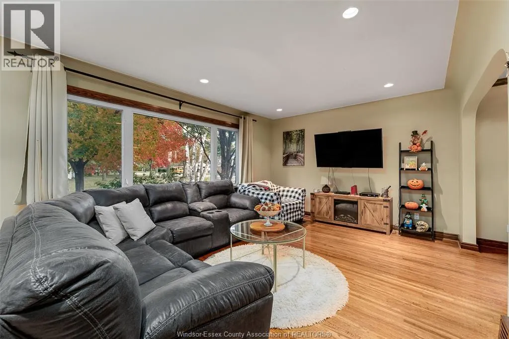 2925 ALEXANDRA AVENUE