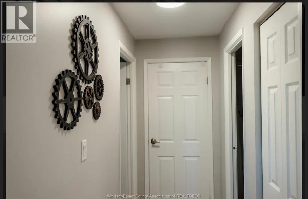 3936 WYANDOTTE STREET East Unit# 710