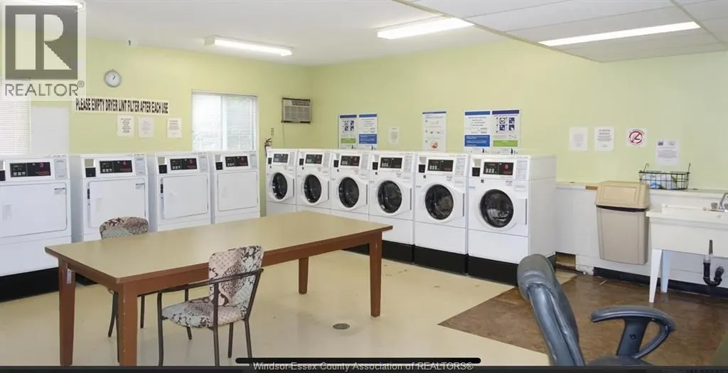 3936 WYANDOTTE STREET East Unit# 710