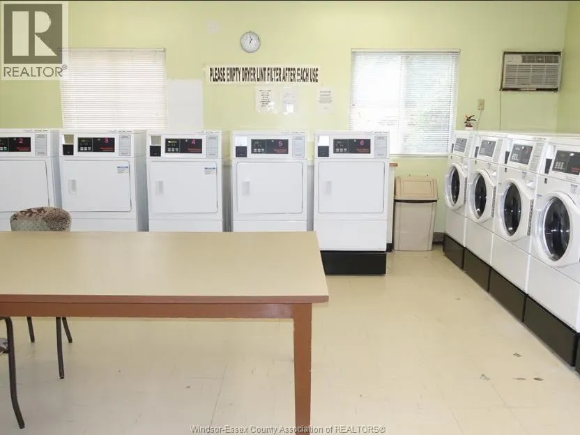 3936 WYANDOTTE STREET East Unit# 710