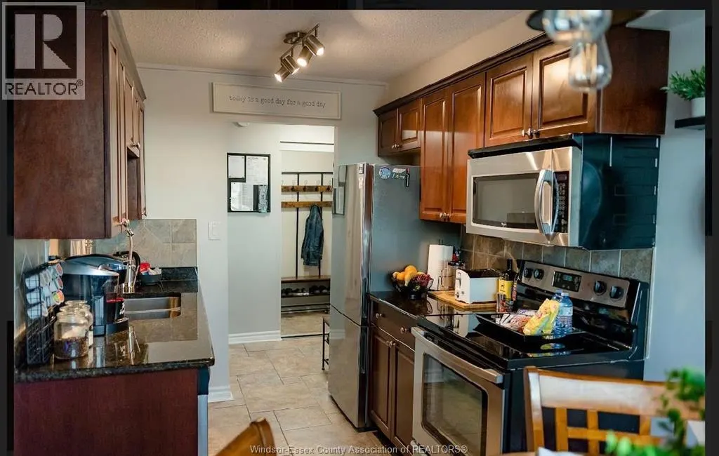 3936 WYANDOTTE STREET East Unit# 710