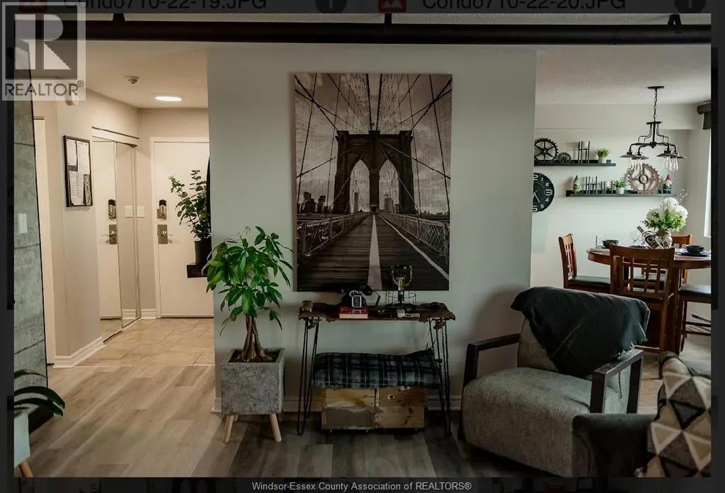 3936 WYANDOTTE STREET East Unit# 710