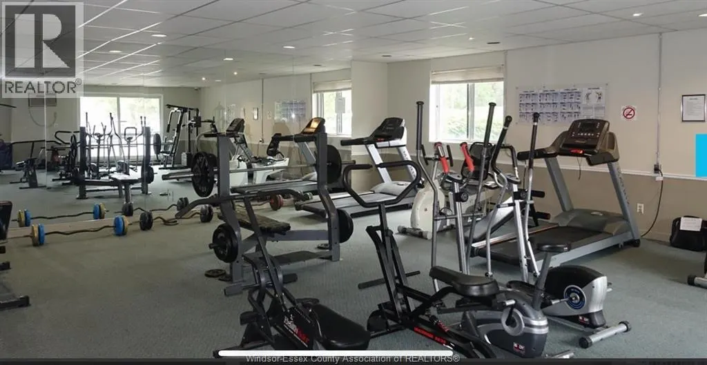 3936 WYANDOTTE STREET East Unit# 710