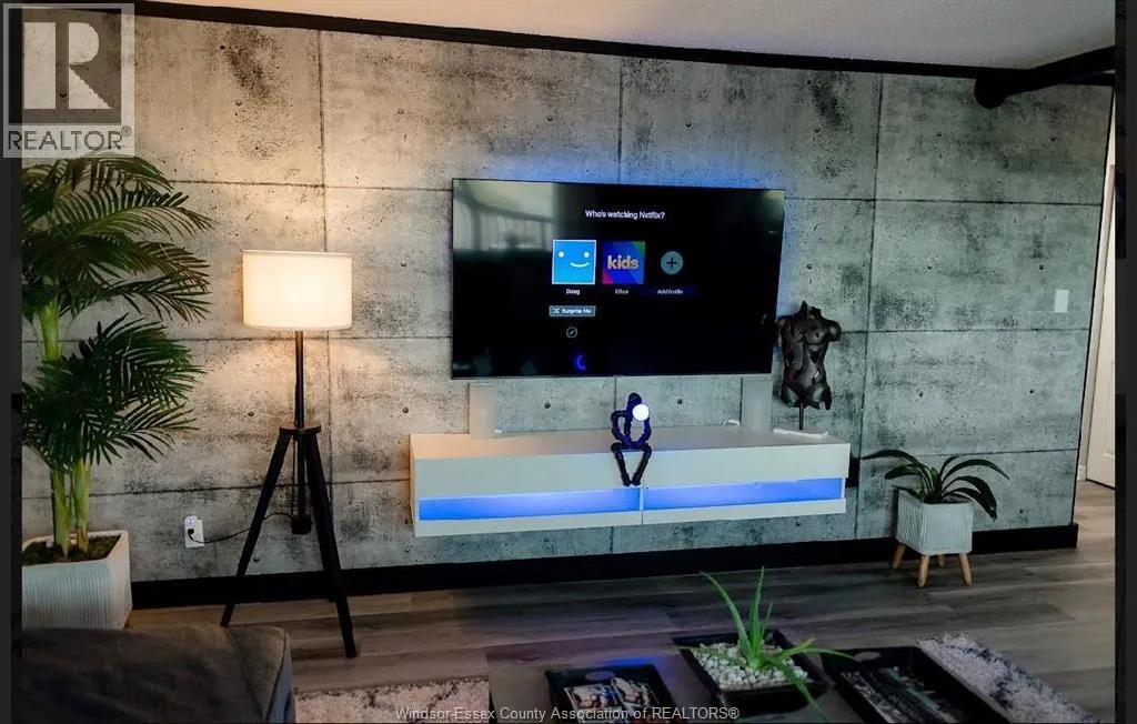 3936 WYANDOTTE STREET East Unit# 710