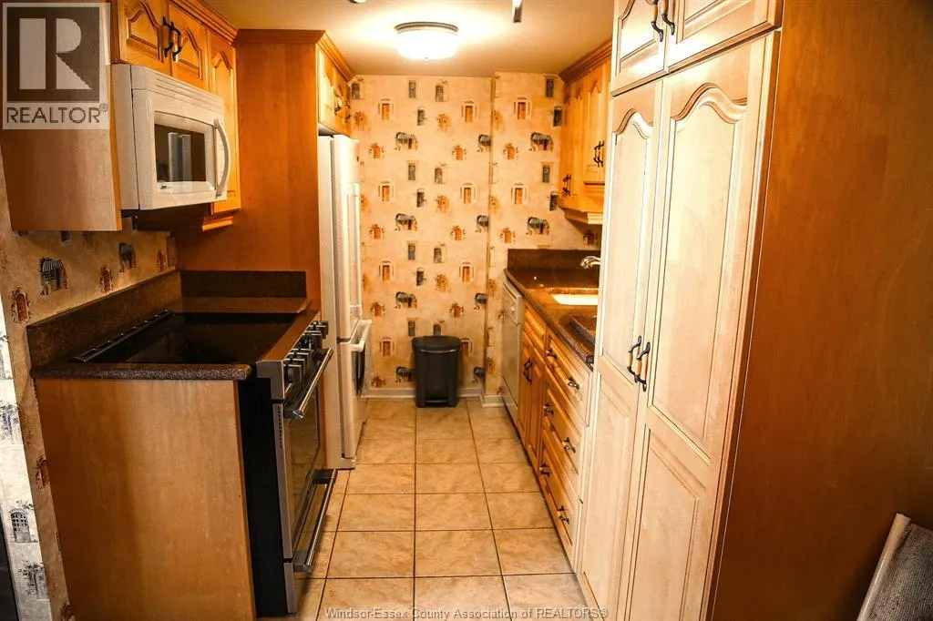 380 PELISSIER Unit# 2303