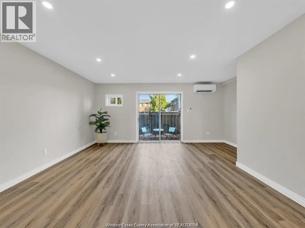 3073 MEADOWBROOK LANE Unit# 10