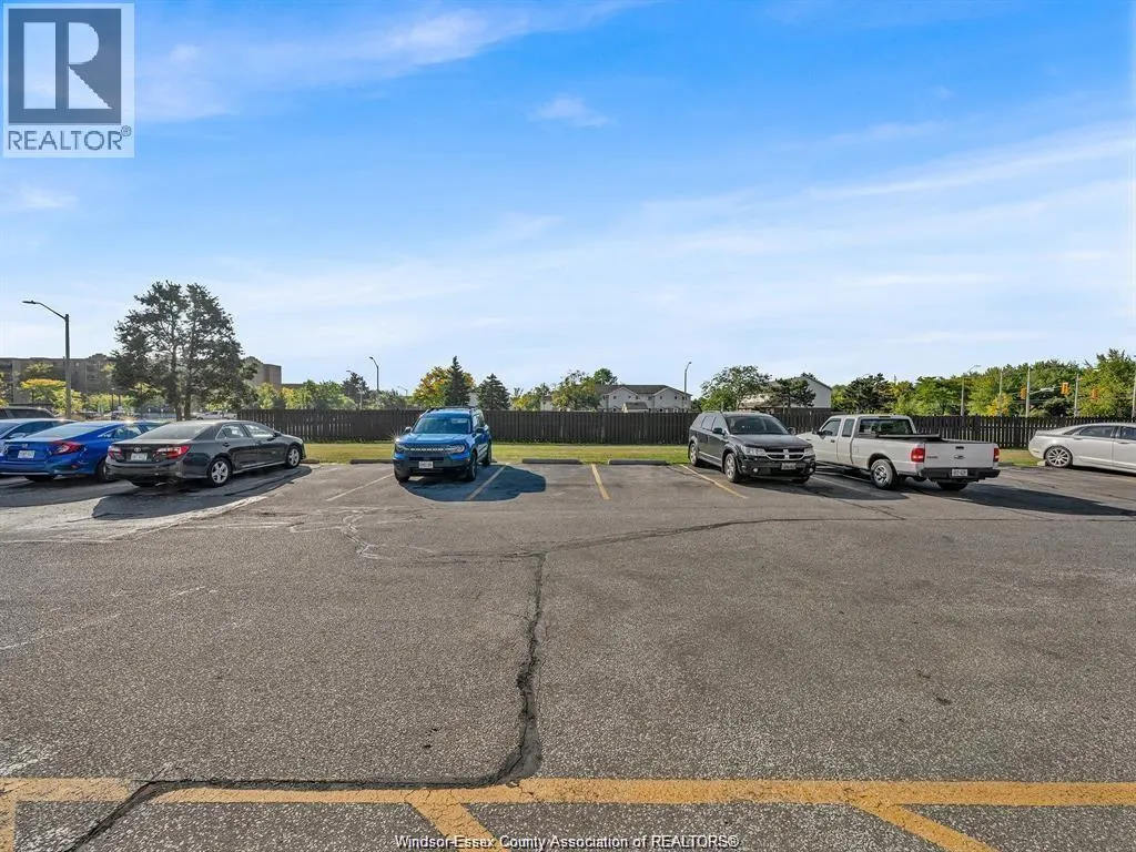 3073 MEADOWBROOK LANE Unit# 10