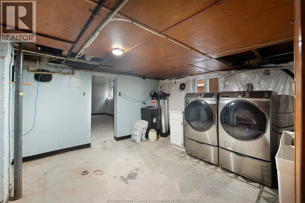 886 GLADSTONE AVENUE