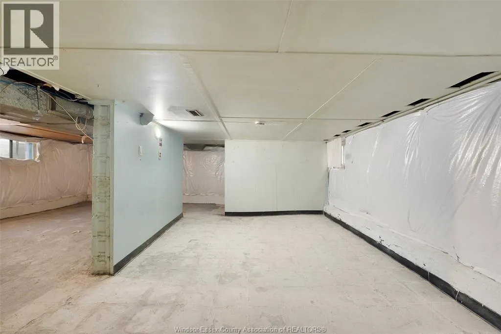 886 GLADSTONE AVENUE