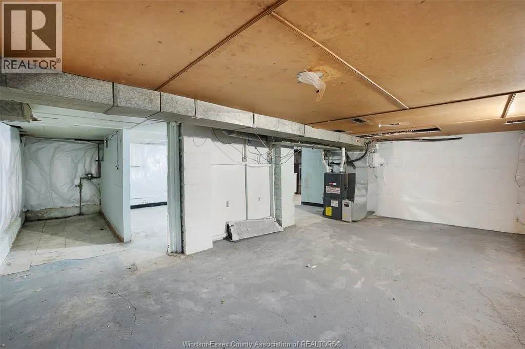 886 GLADSTONE AVENUE