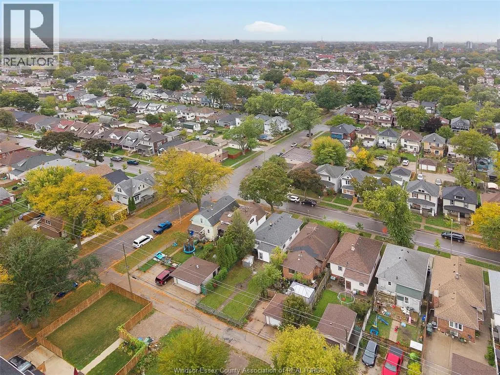 886 GLADSTONE AVENUE