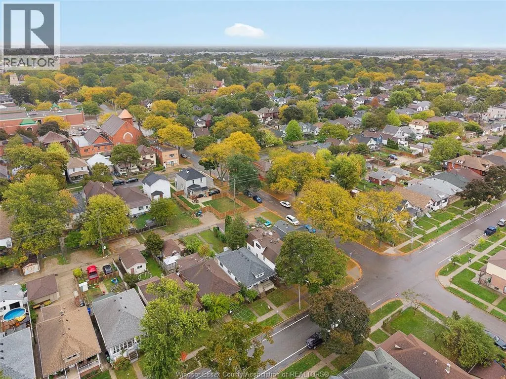 886 GLADSTONE AVENUE