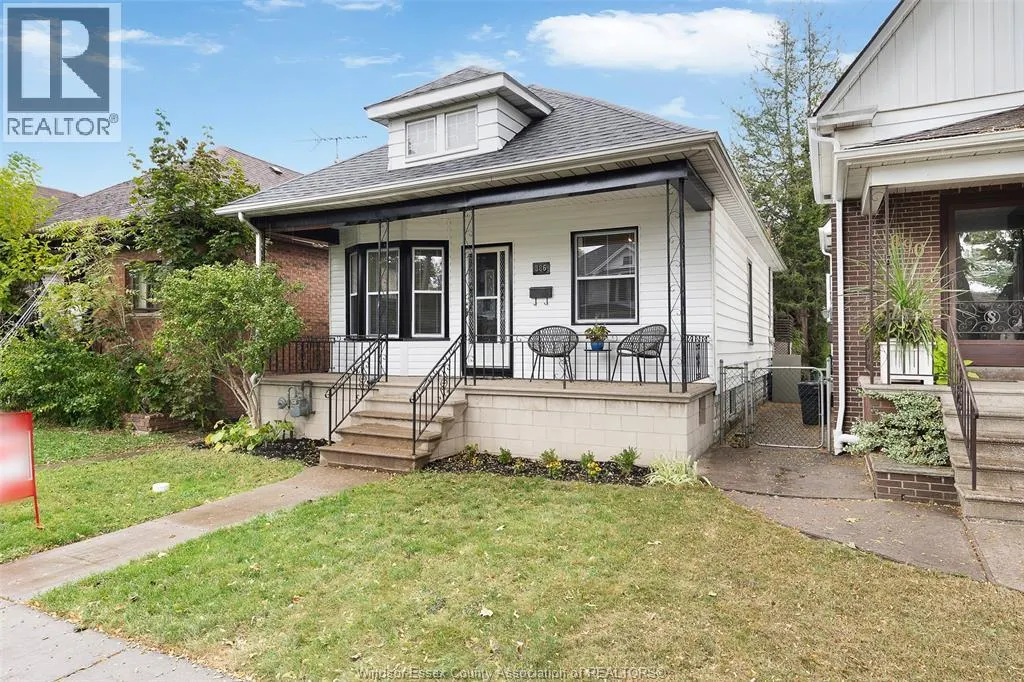 886 GLADSTONE AVENUE