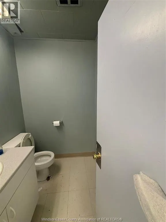 1585 WYANDOTTE STREET East Unit# 2