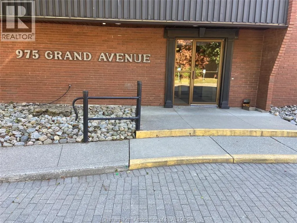 975 Grand AVENUE West Unit# 102