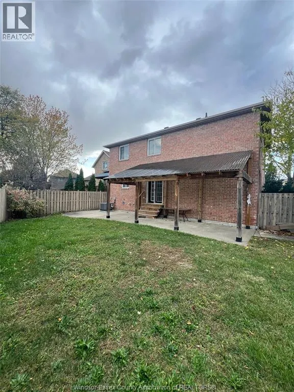 123 HAMPTON CRESCENT