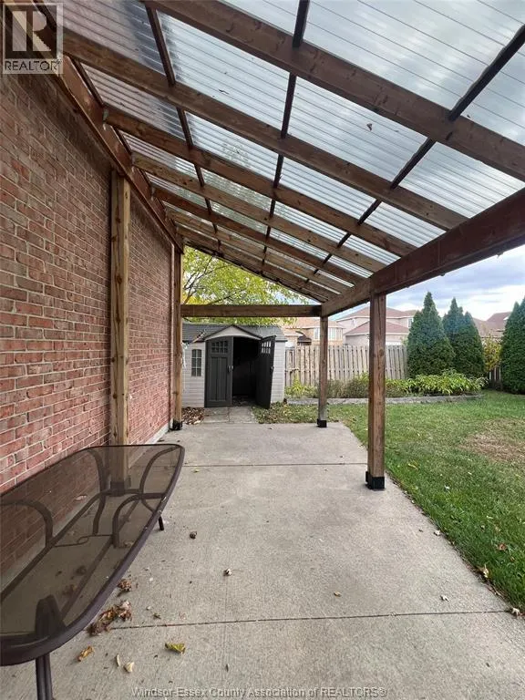 123 HAMPTON CRESCENT