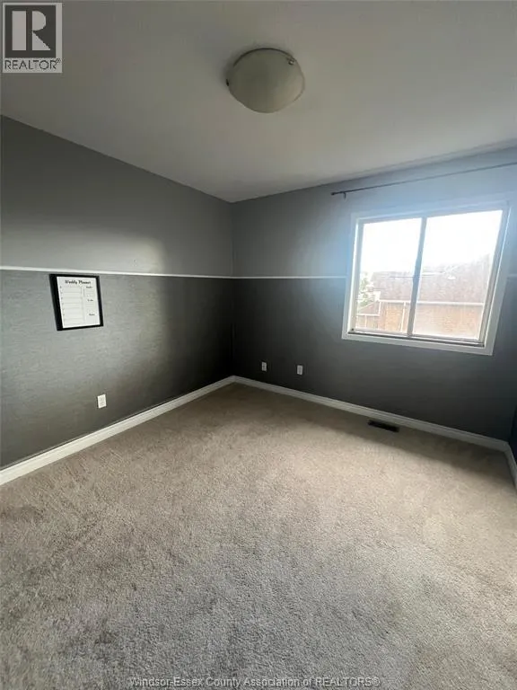 123 HAMPTON CRESCENT