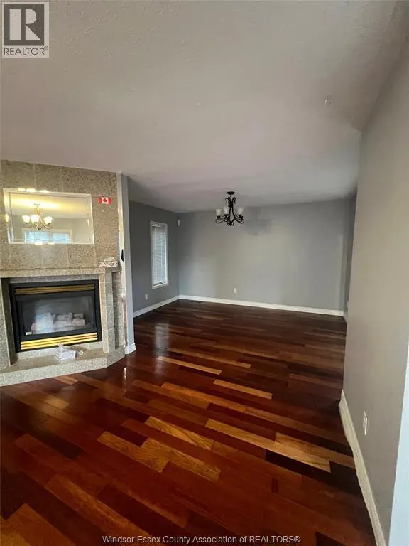 123 HAMPTON CRESCENT