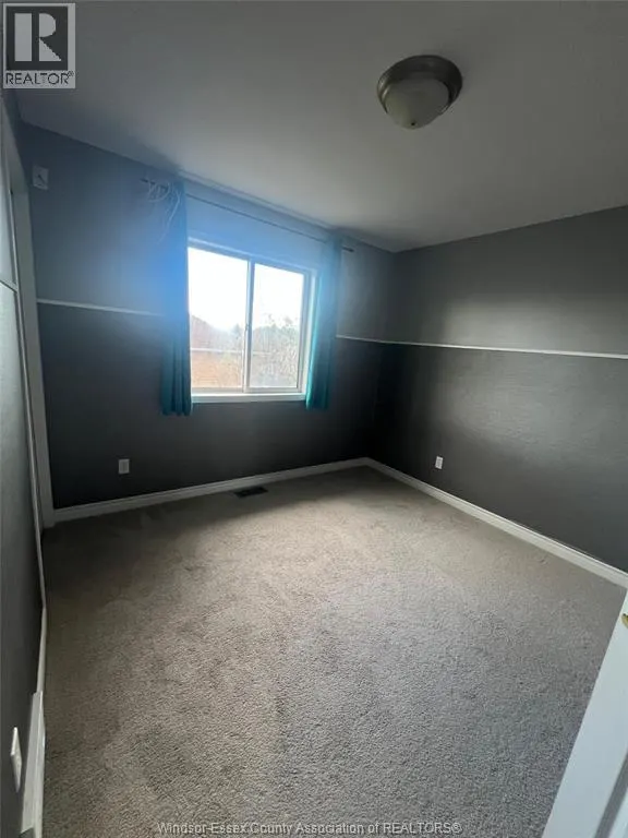 123 HAMPTON CRESCENT