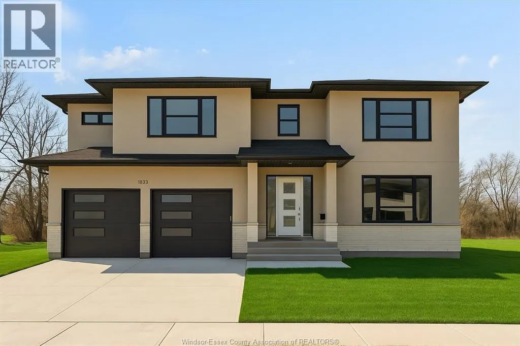 2548 MAYFAIR AVENUE South