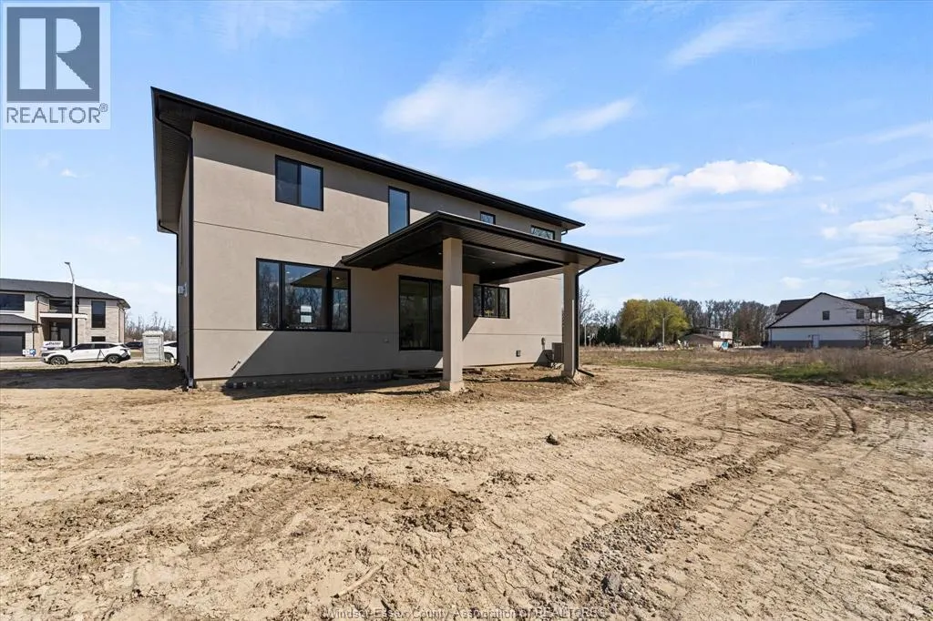 2548 MAYFAIR AVENUE South