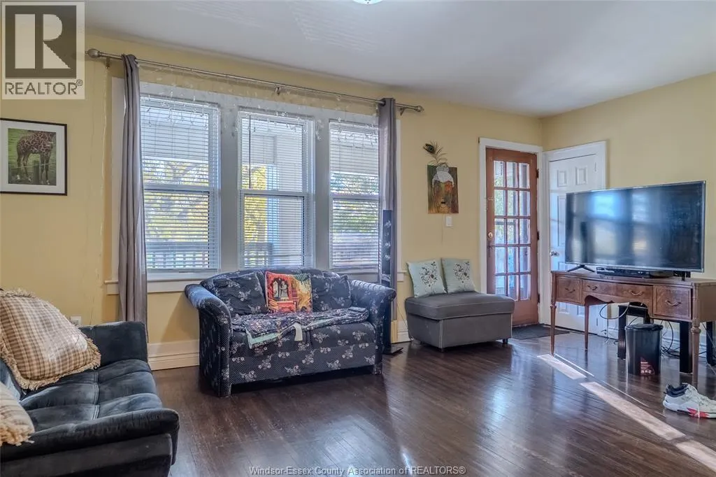 586-588 South STREET