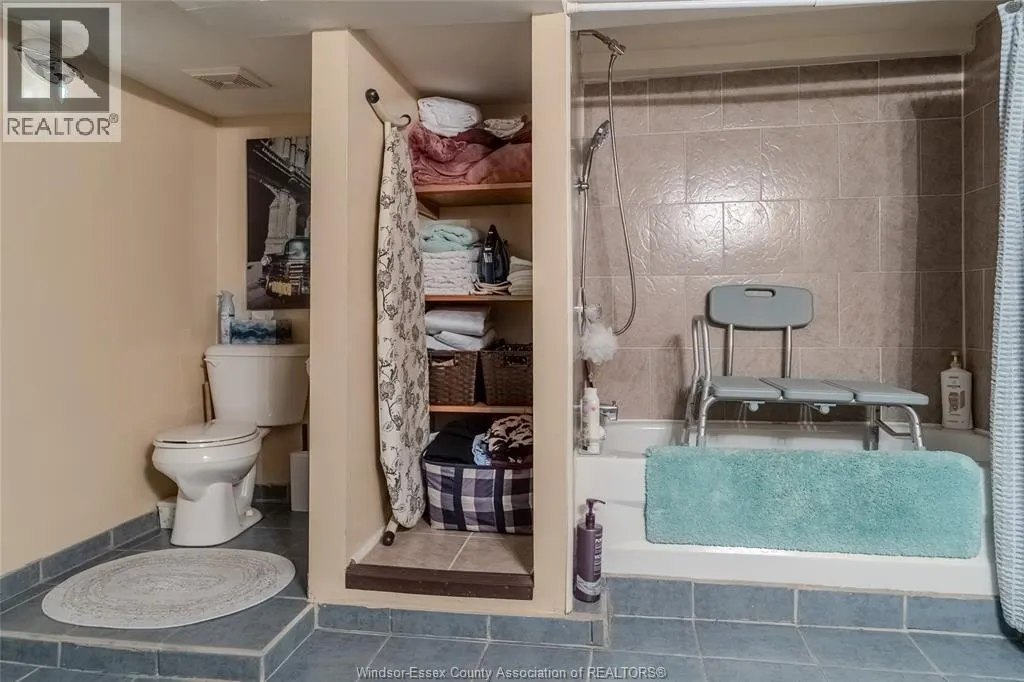 586-588 South STREET