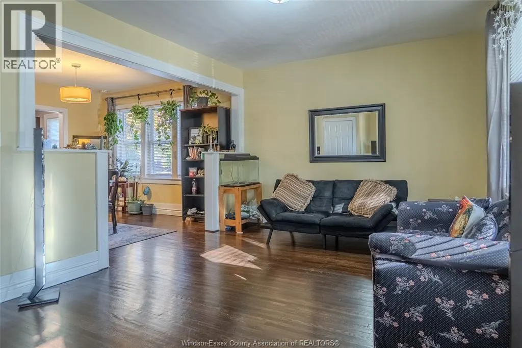 586-588 South STREET