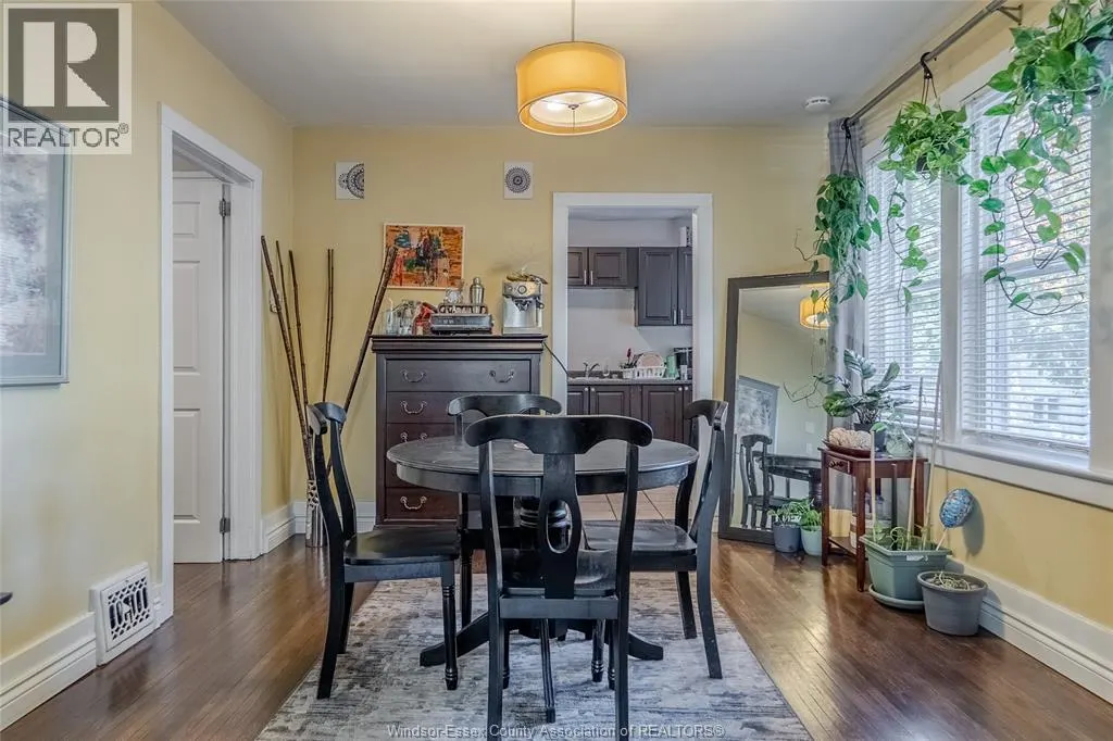 586-588 South STREET