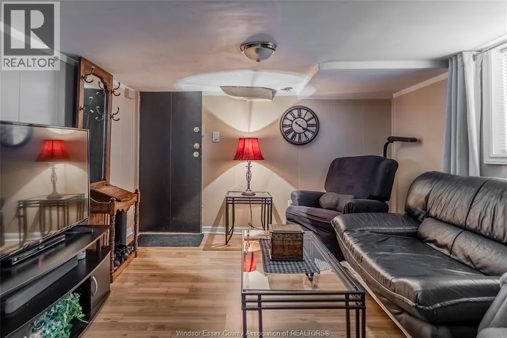 586-588 South STREET