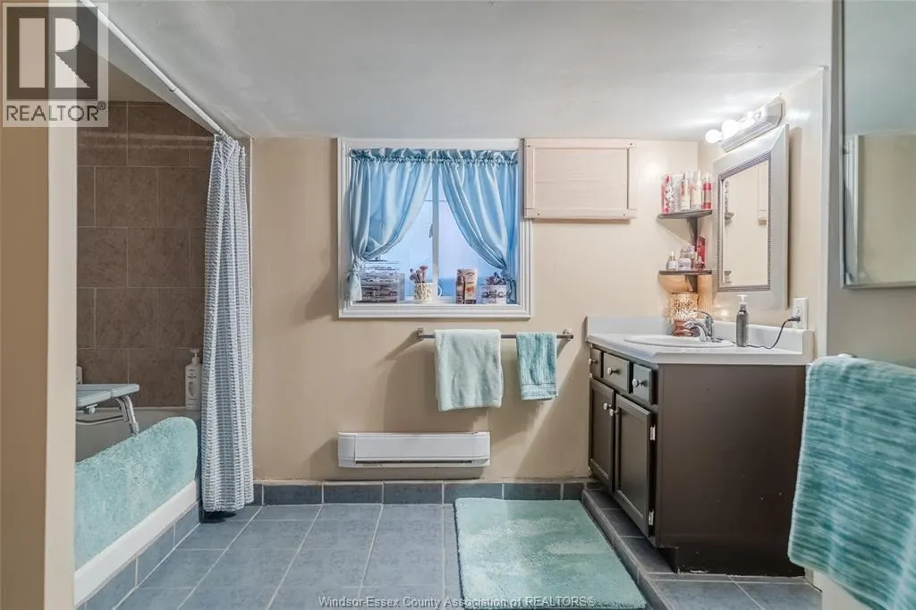 586-588 South STREET