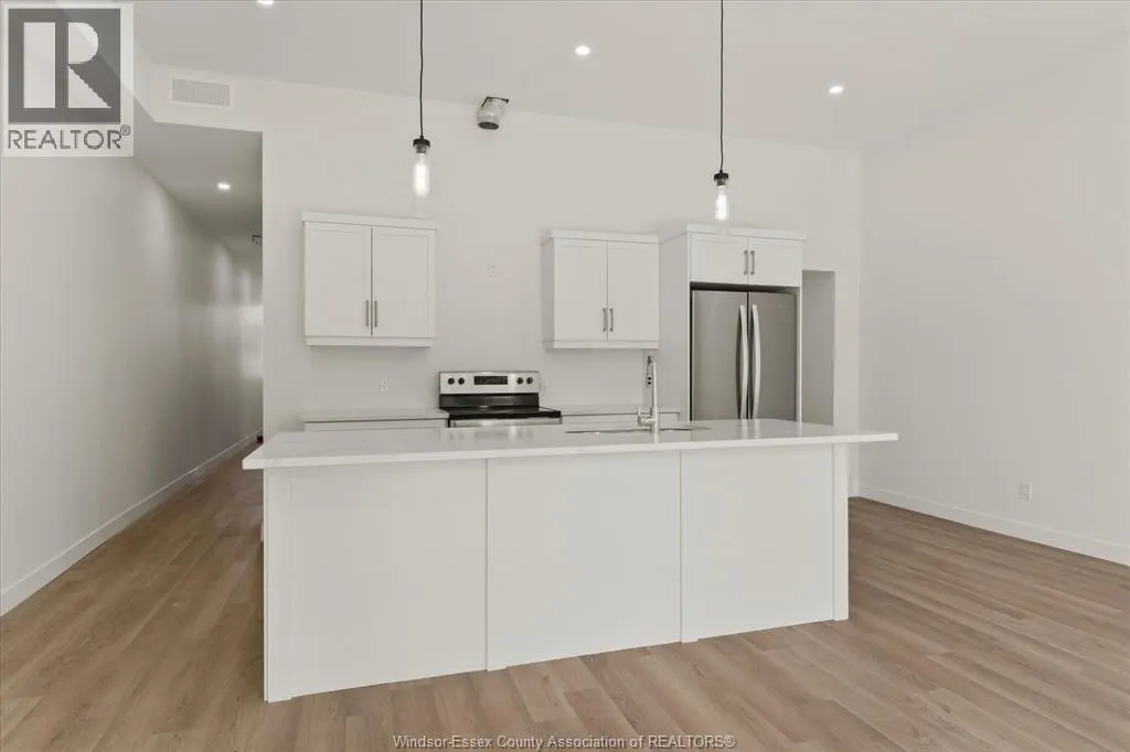 2275 WELLESLEY AVENUE